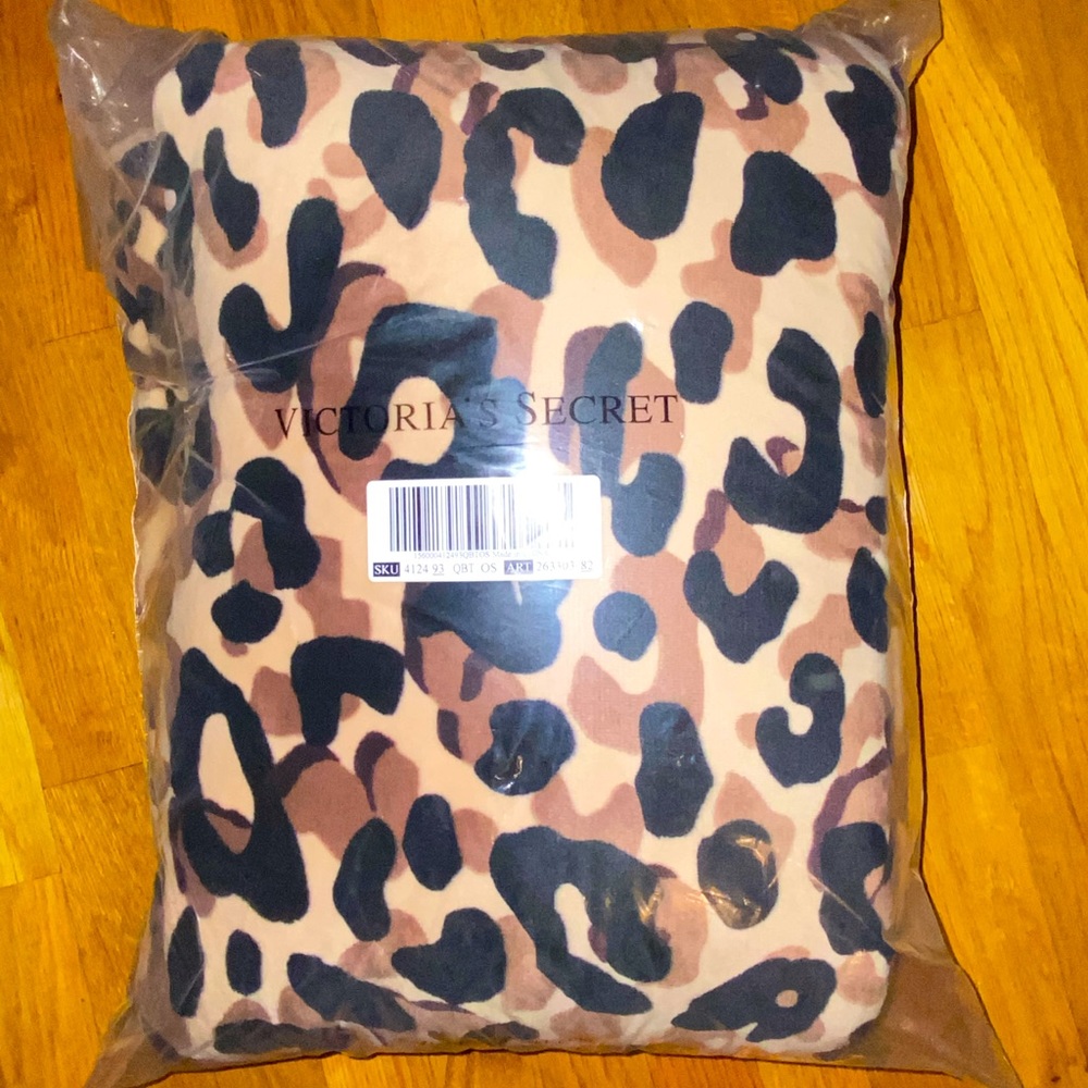 Victoria’s Secret Pink blanket